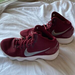 Nike Hyperdunk Burgundy sneakers